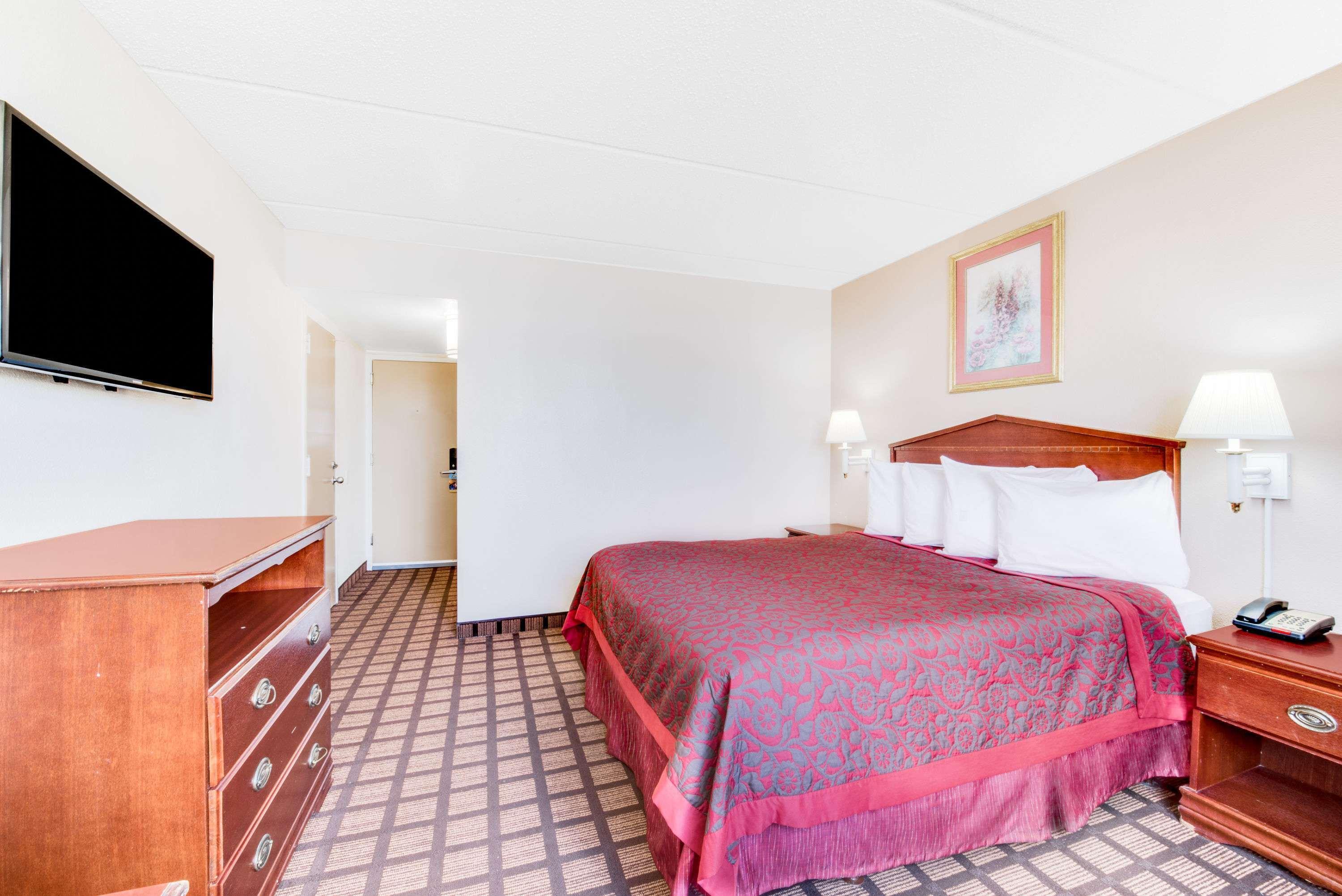 Days & By Wyndham Motel