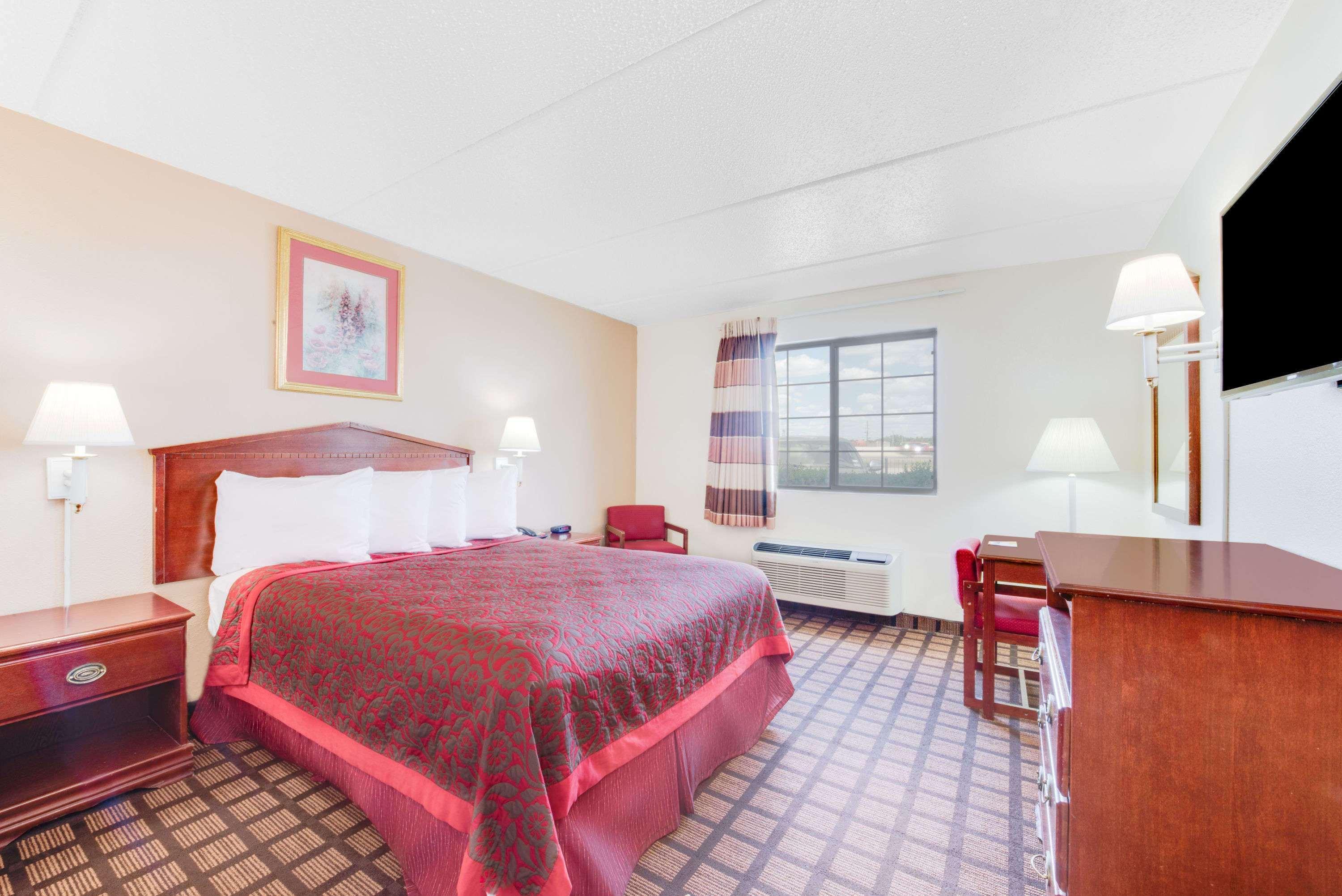 Days & By Wyndham 3*