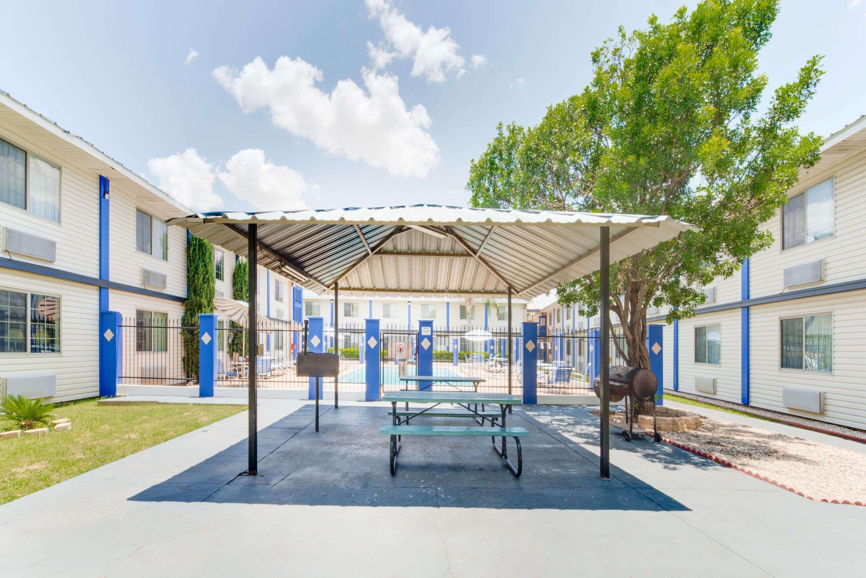 Days & By Wyndham 3* Laredo