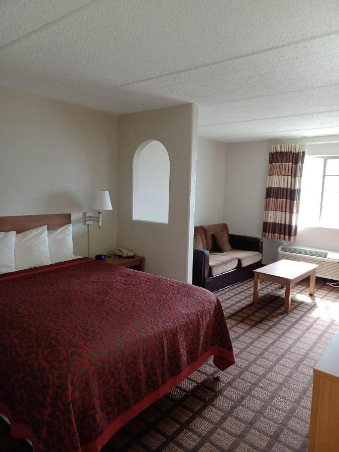 Motel Days & By Wyndham