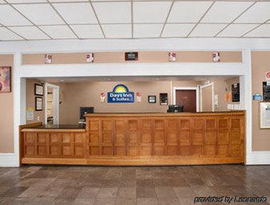 Motel Days & By Wyndham Laredo