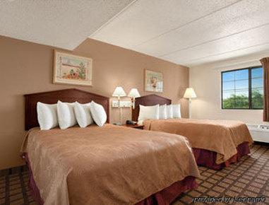 Days & By Wyndham Laredo